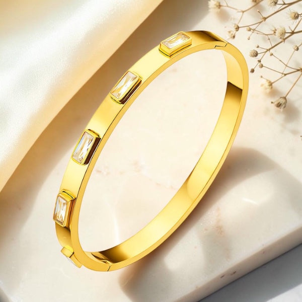 Ella Bangle
